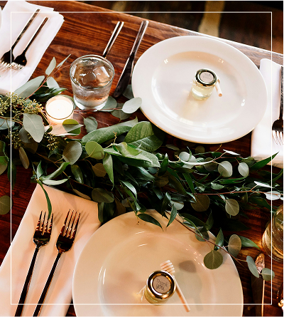 A set dining table